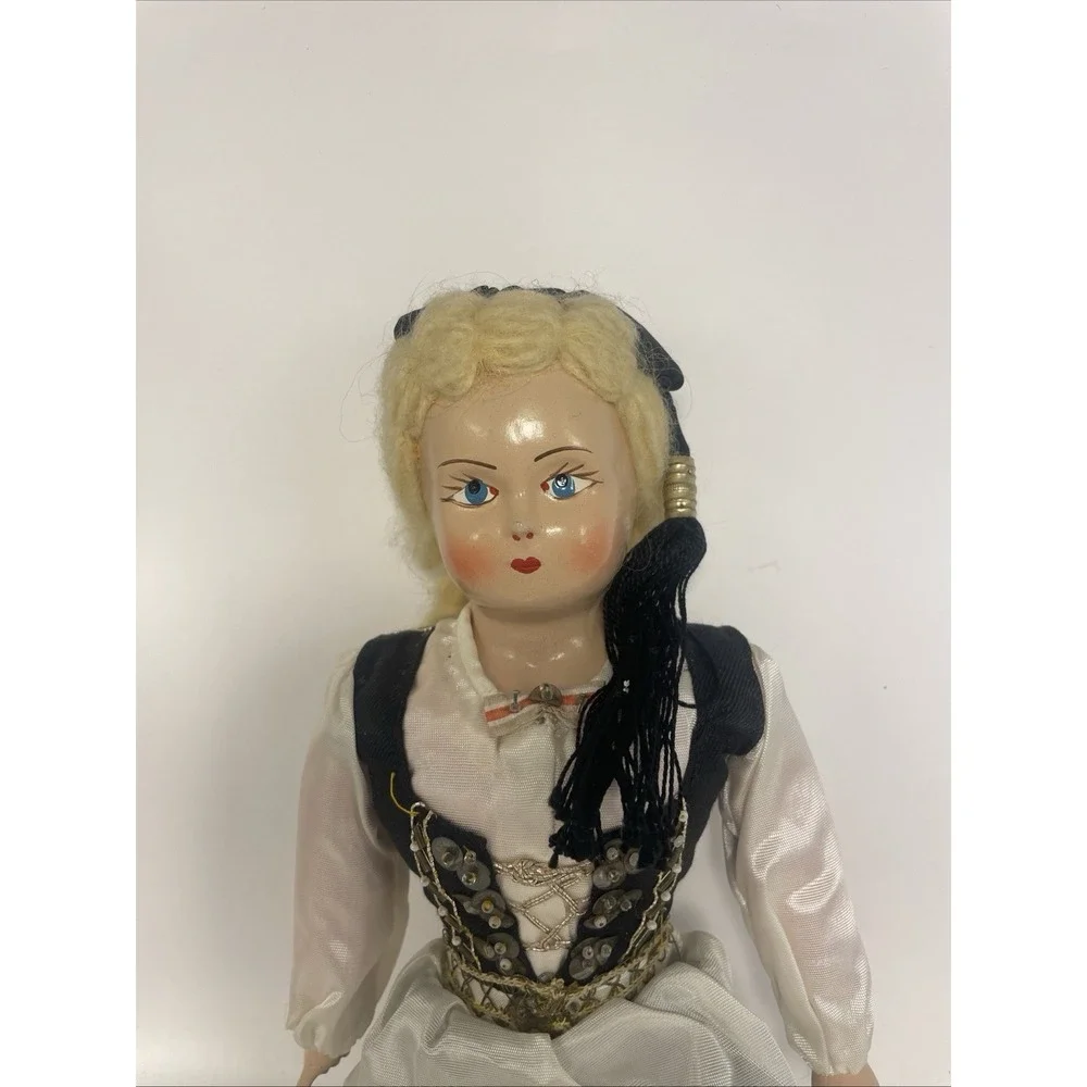 Vintage Croatian Folk Doll/joann/ Iceland 16